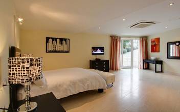 Thumbnail von Luxus-Villa in Los Flamingos R2812541