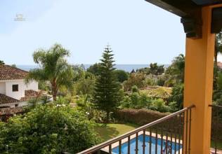 Thumbnail von Luxus-Villa in Sierra Blanca R2814773