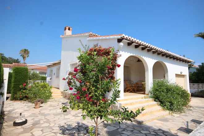 ***Romantische Villa ideal für die Ferien, nah am schönen Mittelmeer und mediterranen Geschäften***