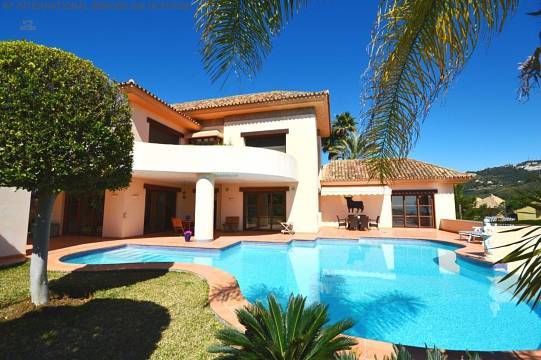 ***LUXUSVILLA IN RIO REAL IN MARBELLA MIT MEERBLICK***