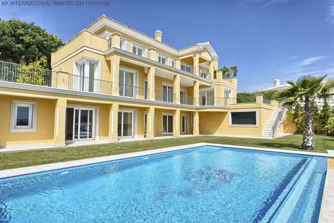 ***VILLA IN LOS ARQUEROS GOLF IN BENAHAVIS***