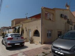 Thumbnail von ***Hübsches Reiheneckhaus mit ausgebautem Keller, 2 Schlafzimmer, 2 Bäder, strandnah***