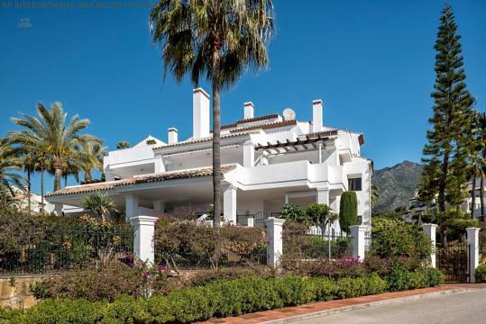 ***EXKLUSIVE DOPPEL-WOHNUNG IN MONTE PARAISO COUNTRY CLUB IN MARBELLA***