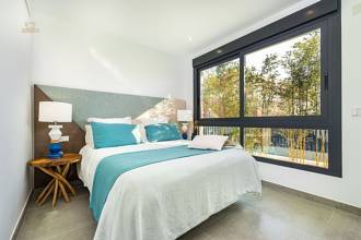 Thumbnail von ***Großzügige und elegante zweigeschossige Villen mit 3 Schlafzimmern, privatem Pool und Meerblick***