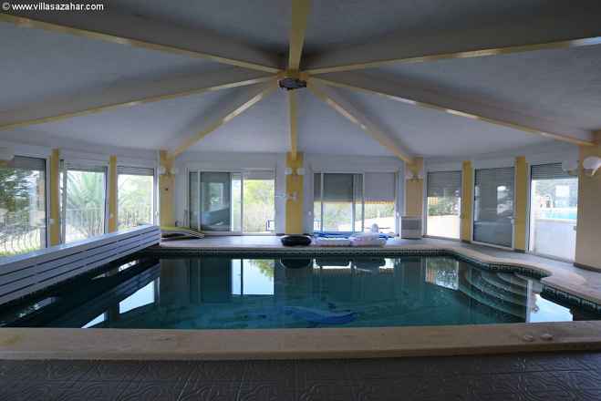 ***Marcolina Villa mit Meerblick, Außenpool und separater Schwimmhalle***