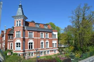 Thumbnail von Bezugsfreie repräsentative Villa mit 3 Wohneinheiten in direkter Havellage