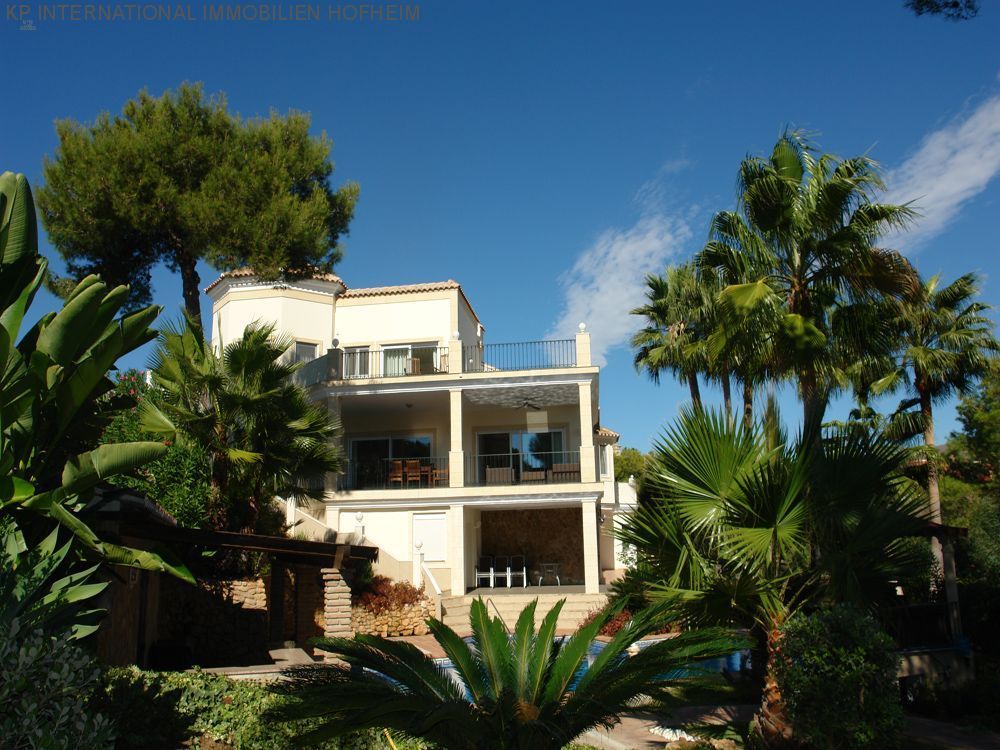 ***CHARMANTE VILLA IN HACIENDA LAS CHAPAS IN MARBELLA MIT MEERBLICK***