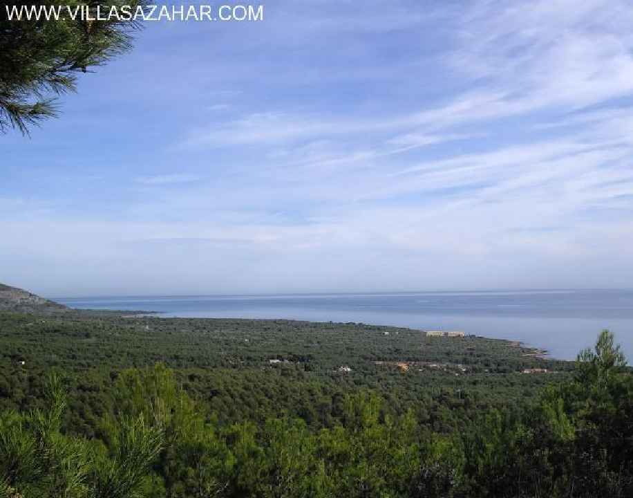 ***Alcossbre Baugrundstück mit Meer- und Bergblick***