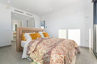 Thumbnail von ***Großzügige und elegante dreigeschossige Villen mit 3 Schlafzimmern, privatem Pool und Meerblick***