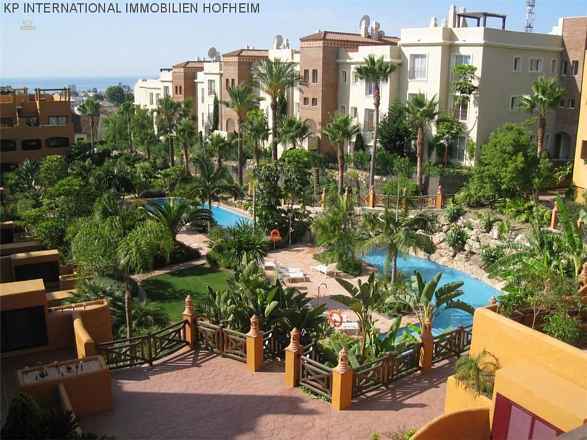 ***ELEGANTES PENTHOUSE IN LOS FLAMINGOS IN ESTEPONA MIT DACHTERRASSE IN BESTER GOLFLAGE!***