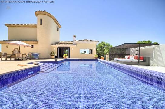 ***ATEMBERAUBENDE VILLA IN PUERTA LOS REALES IN ESTEPONA MIT PANORAMABLICK***