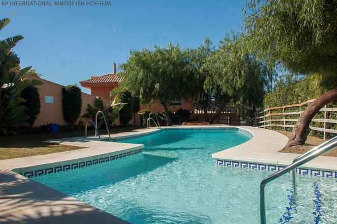 ***STADTHAUS IN CABOPINO IN MARBELLA***