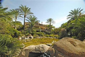 Thumbnail von Luxus-Wohnung in Los Monteros R2652095