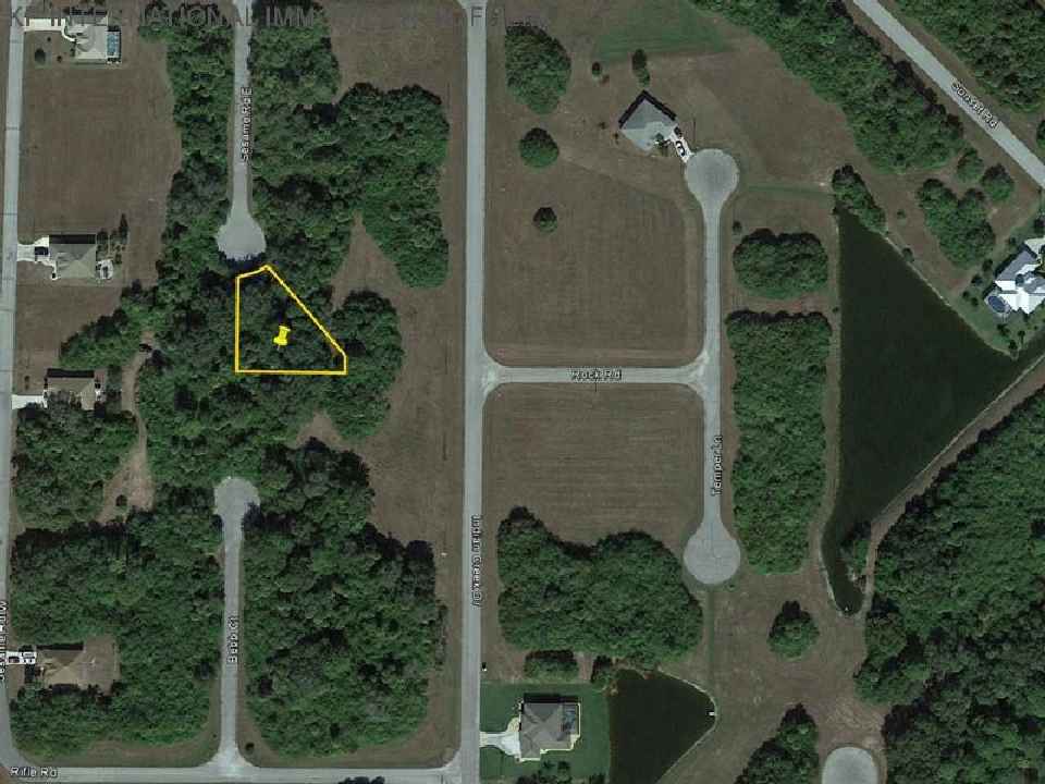 ***FLORIDA: Zalesněná stavební parcela v naprosté nové zóně - přímo od developera***