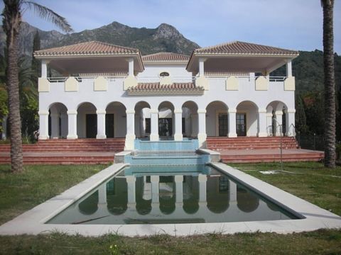 Luxus-Villa in Sierra Blanca R2499152 