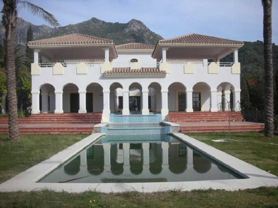 Luxus-Villa in Sierra Blanca R2499152 