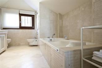 Thumbnail von Luxus-Wohnung in Los Monteros R2515976