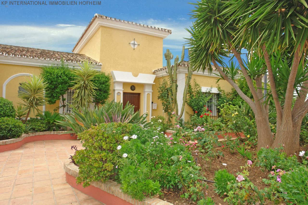 ***SCHÖNE VILLA IM LOS NARANJOS HILL CLUB IN NUEVA ANDALUCIA MIT MEERBLICK***