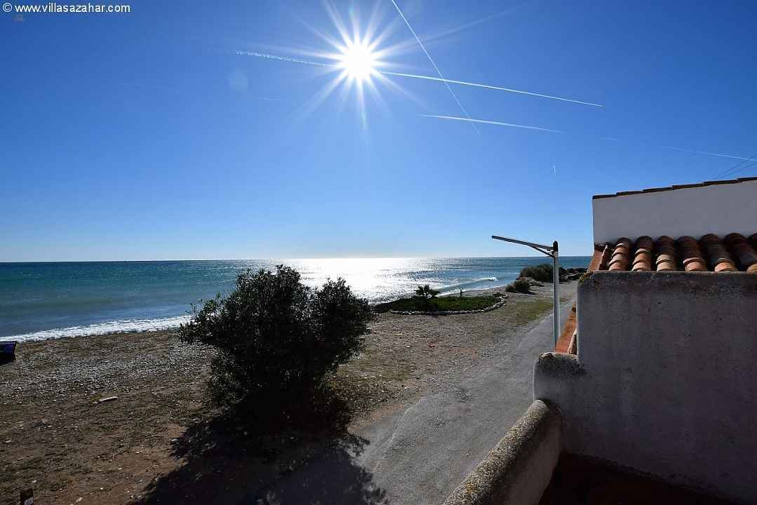 ***Historisches Fischerhaus am Strand mit großem Garten***