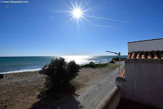 ***Historisches Fischerhaus am Strand mit großem Garten***