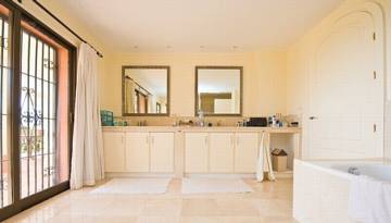 Thumbnail von Luxus-Villa in El Rosario R112035