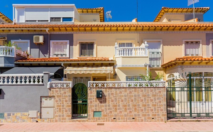 ***Gepflegtes Reihenhaus mit 2 Schlafzimmern in ruhiger aber zentraler Lage***