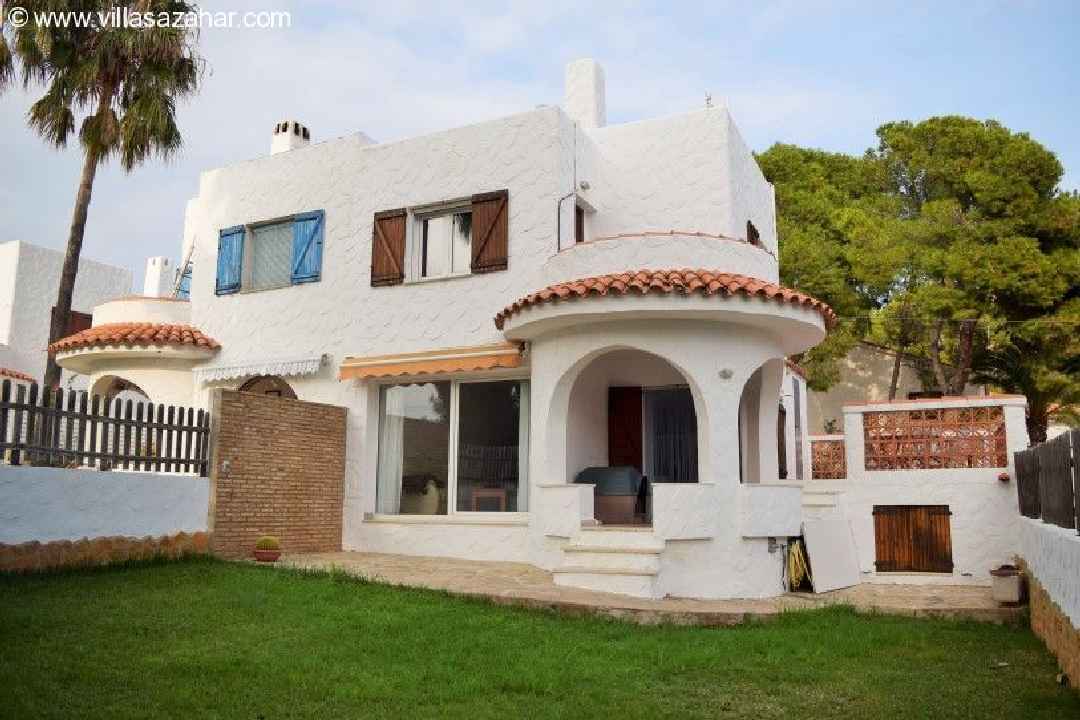 ***Residenz Ibiza: Modernisierte Doppelhaushälfte mit Garage am Meer***