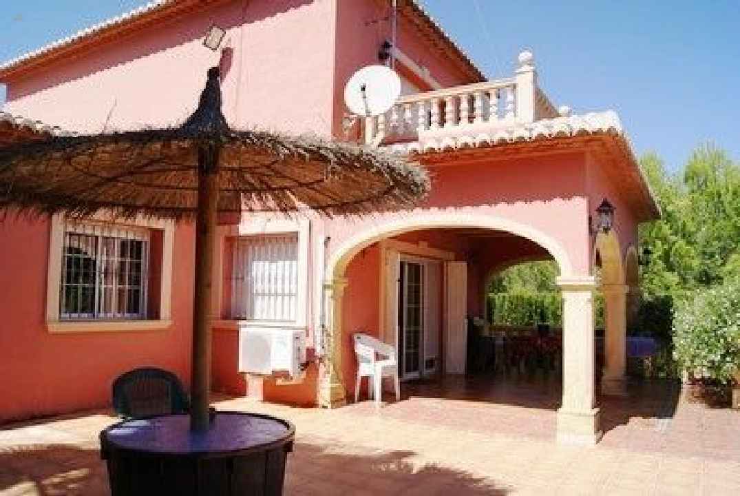 ***Villa in Javea mit Privatpool in schöner Lage***