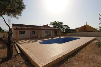 Thumbnail von ***Großzügige und komplett renovierte, charmante und ebenerdige Villa***