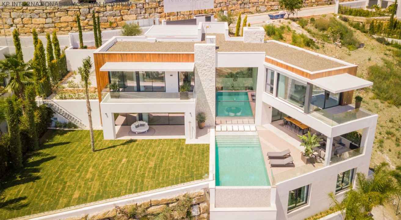 ***MODERNE LUXUS VILLA IN LA ALQUERIA IN BENAHAVIS***
