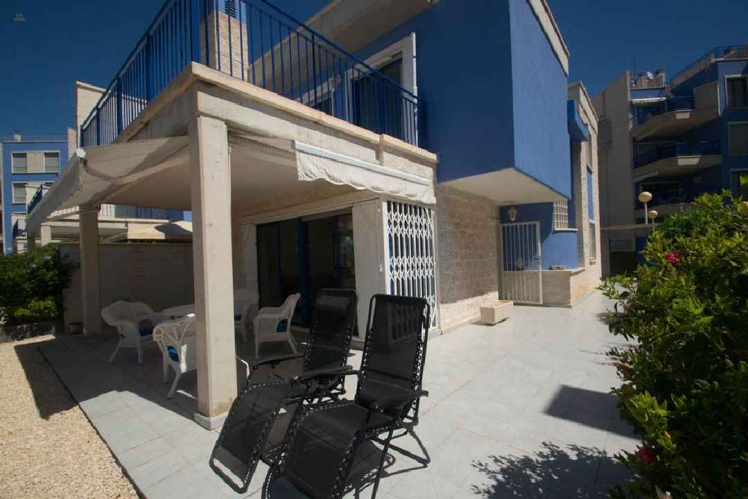 ***Beeindruckende, freistehende Villa in absoluter Meerlage***