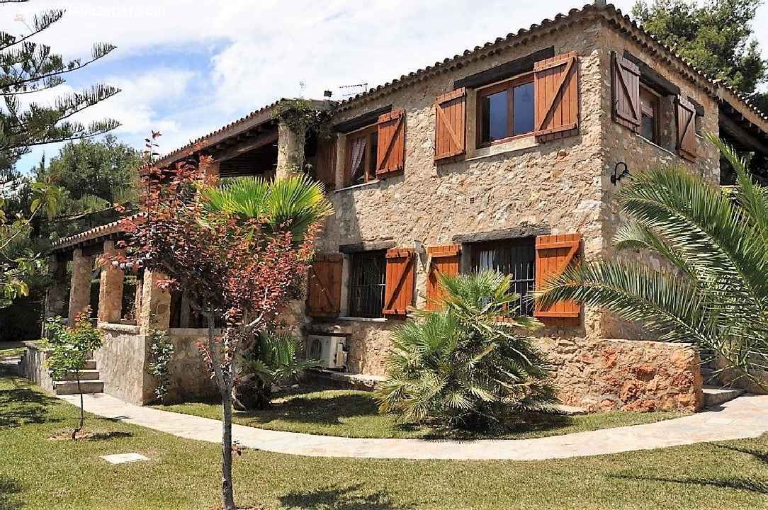 ***Las Fuentes: Exklusive Villa auf parkähnlichem Grundstück***