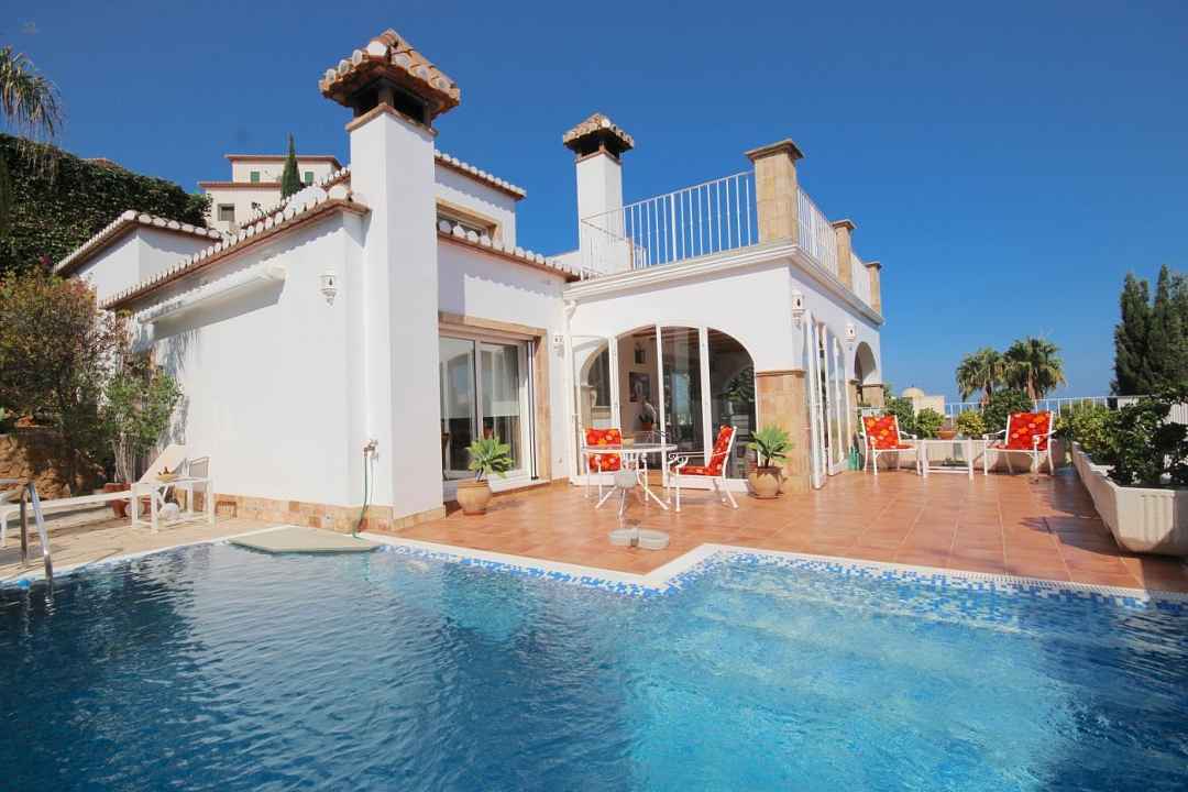 ***Sehr gepflegte Villa am Ende einer Sackgasse mit Meersicht und vielen Extras***