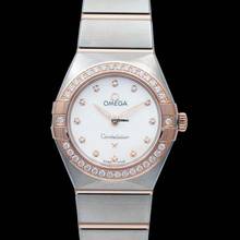 Thumbnail von Omega Constellation Quartz 131.25.25.60.55.001 - Constellation Manhattan Quartz 25 mm Quartz White Dial Diamonds Gold </h1>
