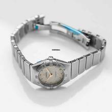 Thumbnail von Omega Constellation Ladies 131.10.25.60.52.001 - Constellation Manhattan Quartz 25 mm Quartz Silver Dial Steel Ladies </h1>