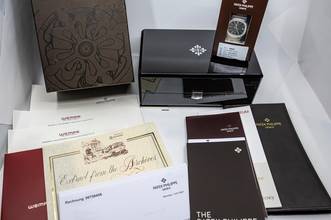 Thumbnail von Patek Philippe Nautilus rare Jumbo Nautilus | 5713/1G | Whitegold | Diamond Bezel | sealed