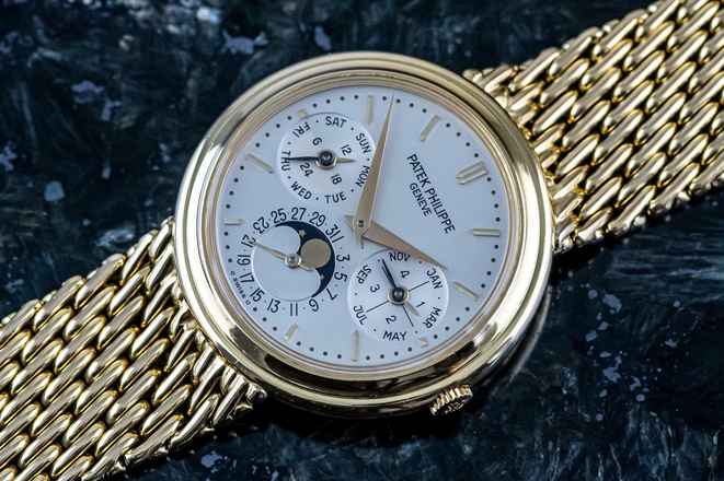  Patek Philippe Perpetual Calendar Reference 3945J | 18k Yellowgold | 3940 with Gold Bracelet 