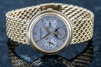 Thumbnail von Patek Philippe Perpetual Calendar Reference 3945J | 18k Yellowgold | 3940 with Gold Bracelet