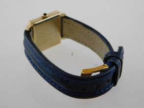 Thumbnail von Jaeger-LeCoultre Classic Cocktail Watch Lapis Damenuhr Vintage massiv 18 Karat Gelbgold mit Lederband