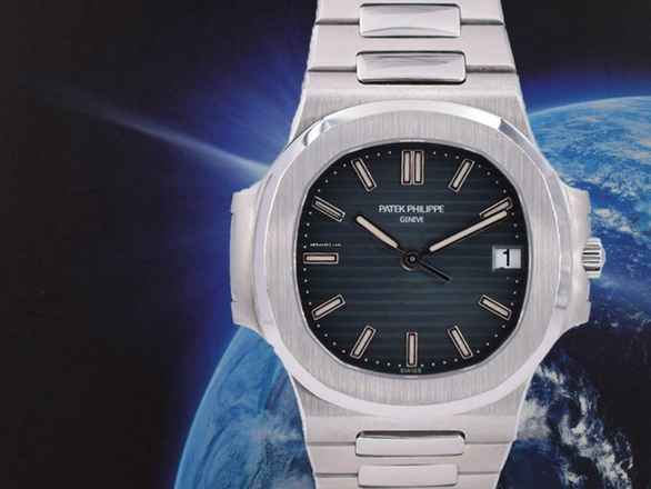  Patek Philippe Nautilus 5800/1a-001 Very Rare Full Set  