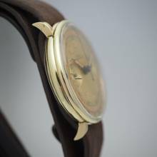 Thumbnail von Doxa Chronograph Vintage Gold 14K/585 Valjoux 22 </h1>