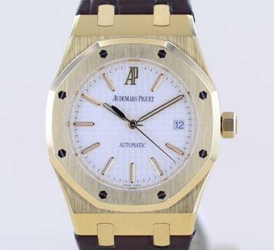  Audemars Piguet Royal Oak Selfwinding Automatic Date 18K Gelbgold 39mm 15300 white Dial rar </h1> 