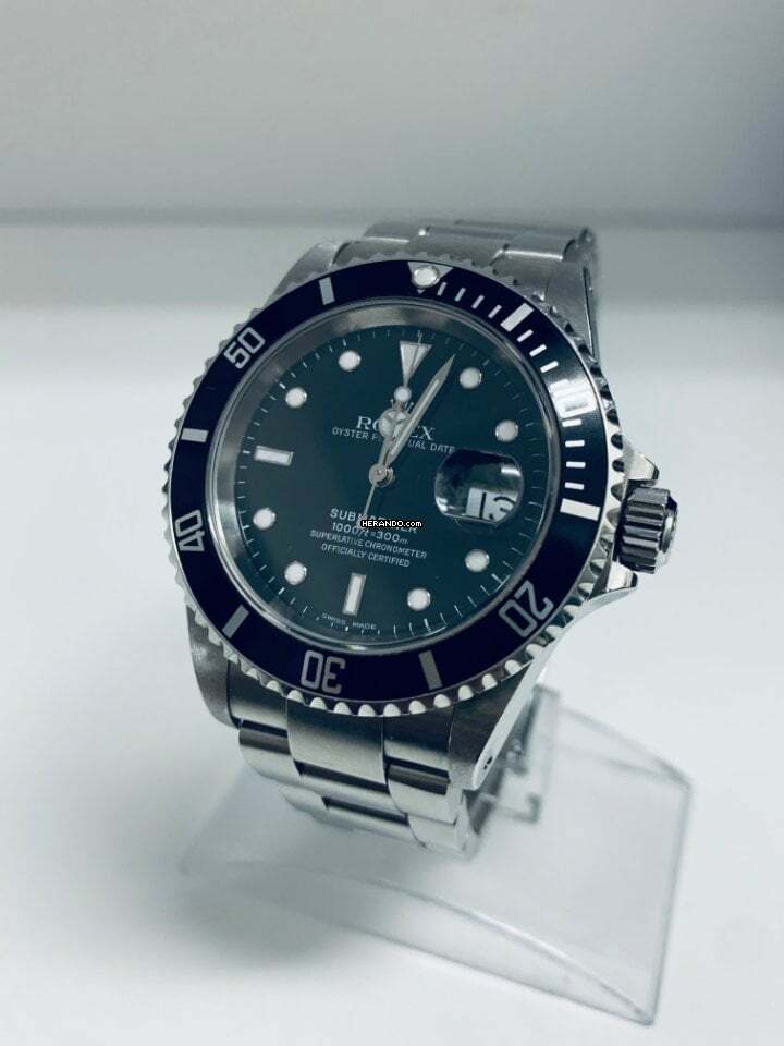 Rolex Submariner Date 16610 - VINTAGE - Box & Papers