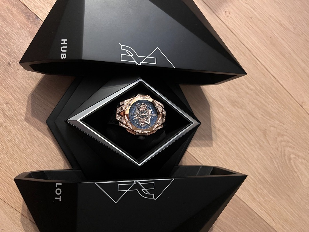  	Big Bang Sang Bleu II King Gold Blue Pavé