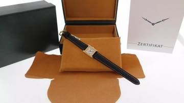 Thumbnail von Cartier Tank 18 Kt Gelbgold Tank Normale Paris Handaufzug Lady 20 x 28 mm C 78-1 </h1>