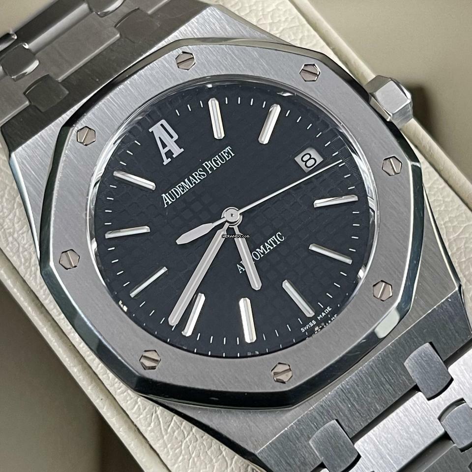  Audemars Piguet Royal Oak Selfwinding 15300ST 2010 Box&Papers Ap Service black schwarz 39mm TOP </h1> 