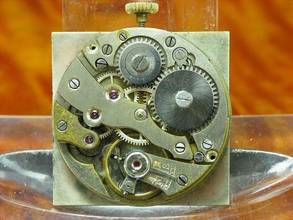 Thumbnail von Ebel 9kt 375 Gold Reiseuhr Klappuhr Taschenuhr Carré Form </h1>