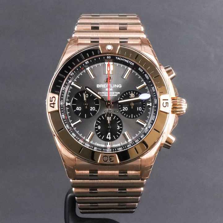  Breitling Chronomat B01 NEW 2023 VERKLEBT ROSEGOLD 