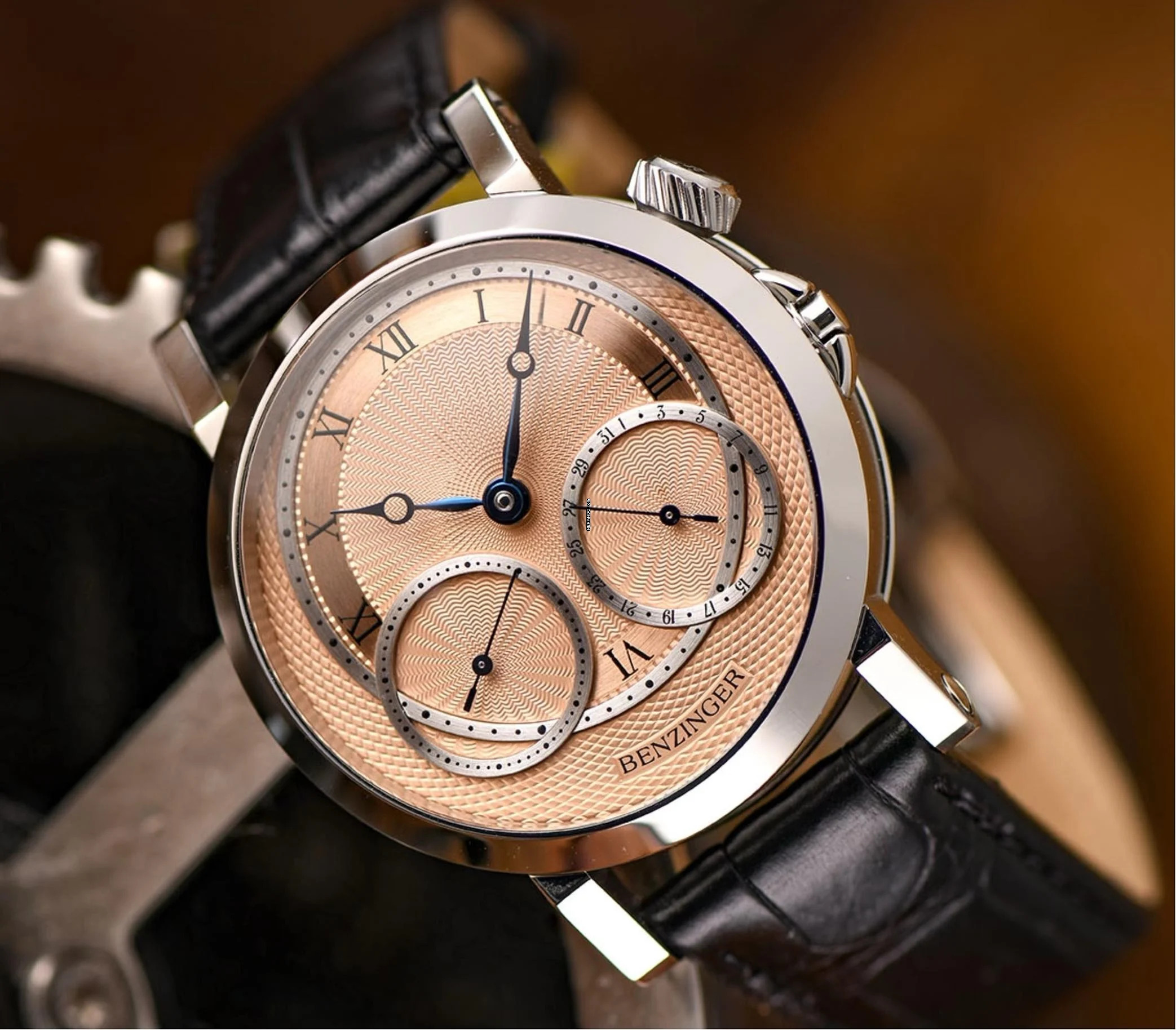 Benzinger GAP 1 „Salomon“ mit eigenem Manufakturkaliber handguillochiert