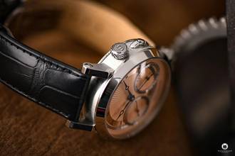 Thumbnail von Benzinger GAP 1 „Salomon“ mit eigenem Manufakturkaliber handguillochiert